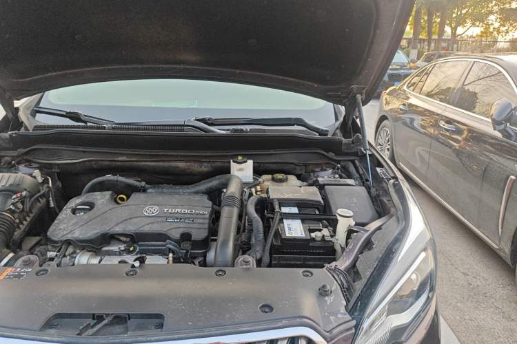 Used Buick Envision 2016 20T Two-Wheel-Drive Elite Model Engine Bay Left