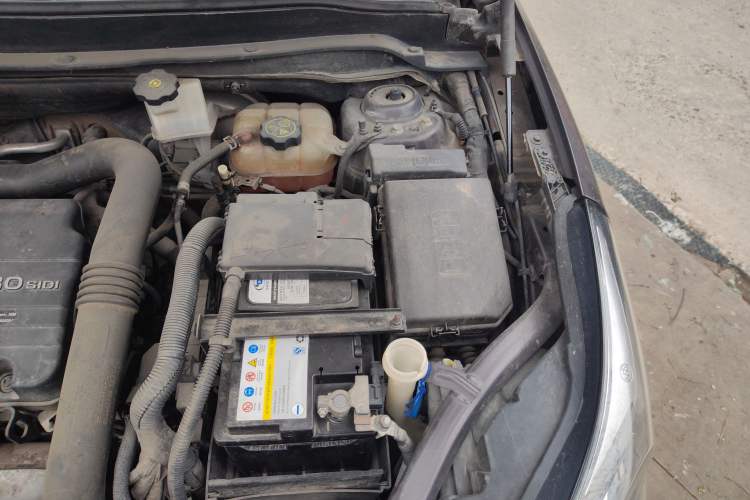 Used Buick Envision 2016 20T Two-Wheel Drive Leading Version Engine Bay Left