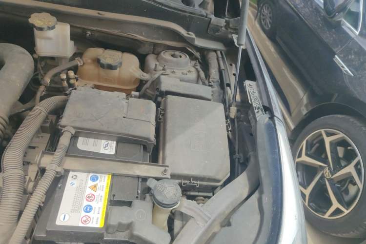 Used Buick Envision 2016 20T Two-Wheel Drive Leading Version Engine Bay Left