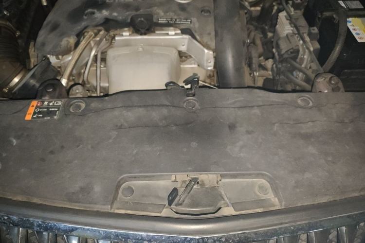 Used Buick Envision 2016 28T Four-Wheel Drive Elite Version Engine Bay