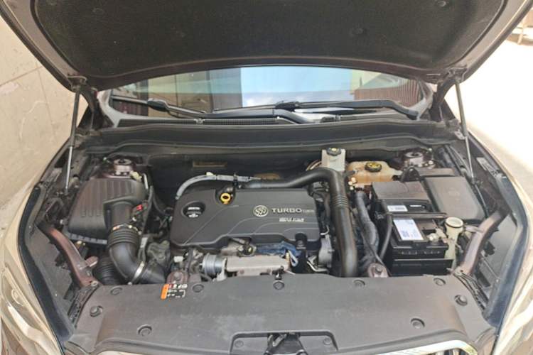 Used Buick Envision 2016 20T Two-Wheel Drive Leading Version Engine Bay