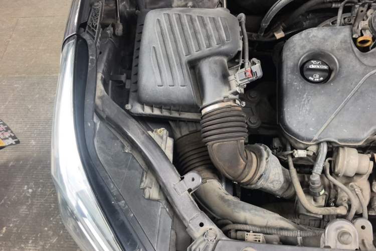 Used Buick Envision 2016 20T Two-Wheel Drive Leading Version Engine Bay Right
