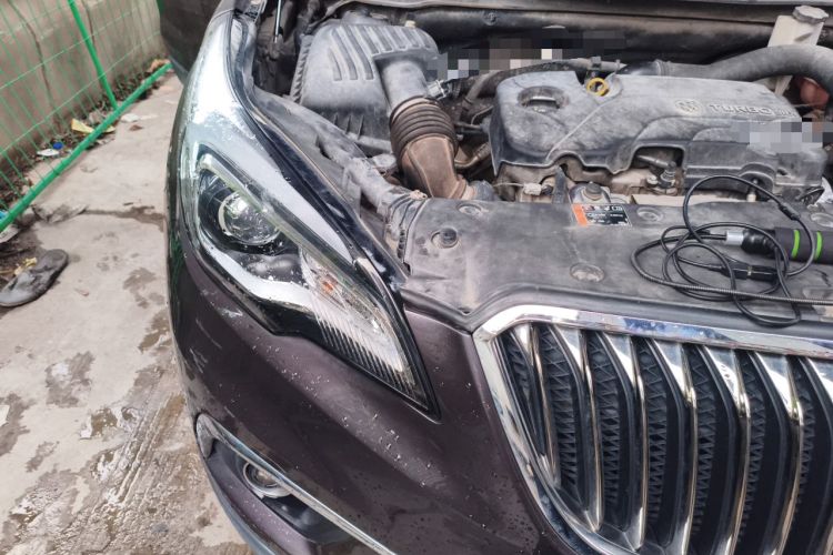 Used Buick Envision 2016 20T Two-Wheel-Drive Elite Model Engine Bay Right