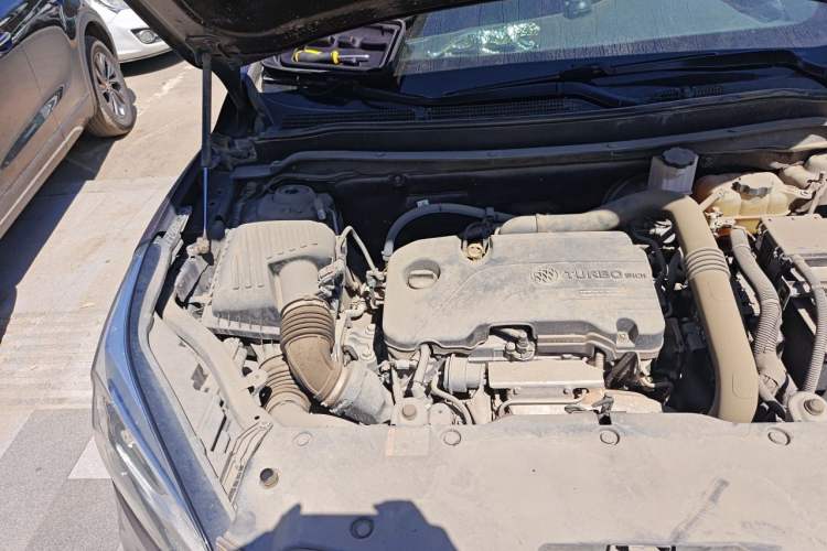 Used Buick Envision 2016 20T Two-Wheel-Drive Elite Model Engine Bay Right