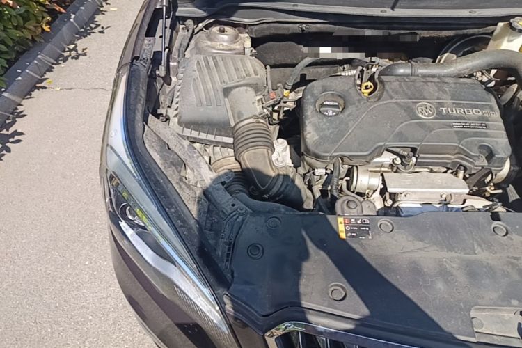 Used Buick Envision 2016 20T Two-Wheel-Drive Elite Model Engine Bay Right