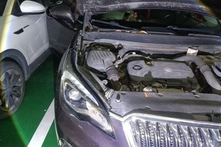 Used Buick Envision 2016 20T Two-Wheel-Drive Elite Model Engine Bay Right