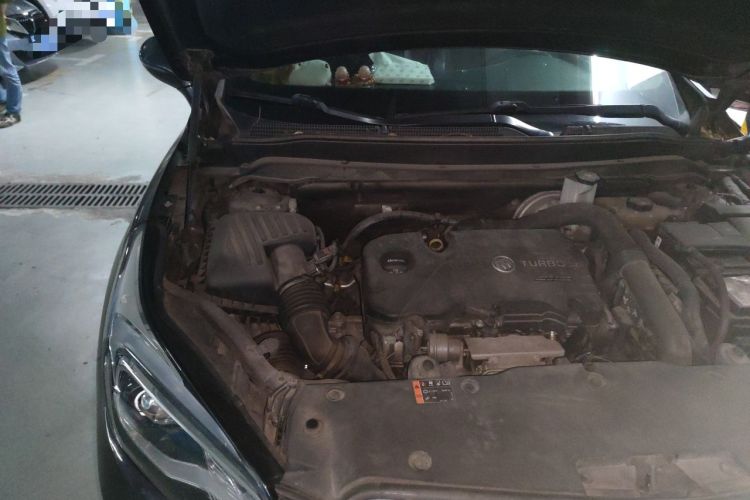 Used Buick Envision 2016 20T Two-Wheel-Drive Elite Model Engine Bay Right