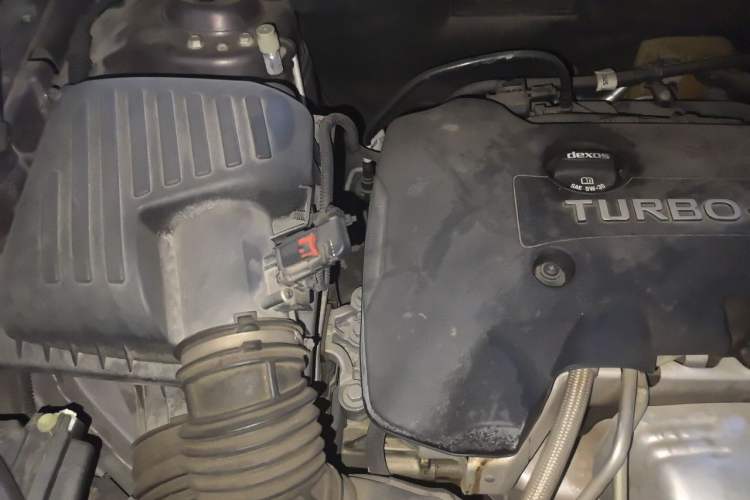 Used Buick Envision 2016 28T Four-Wheel Drive Luxury Model Engine Bay Right