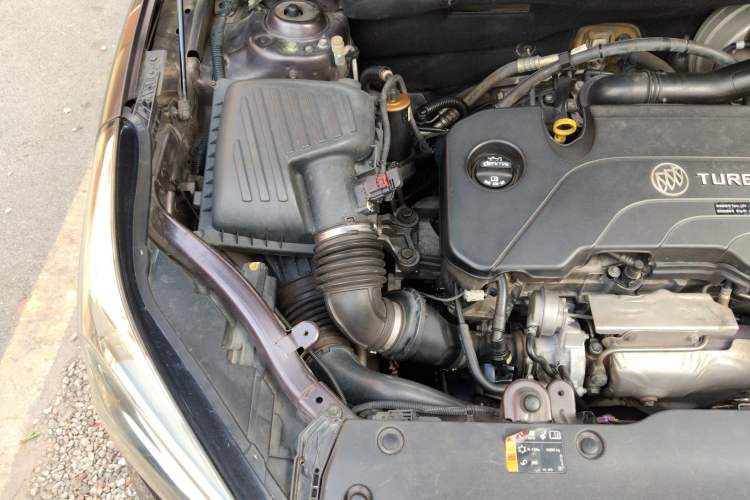 Used Buick Envision 2016 20T Four-Wheel Drive Elite Model Engine Bay Right