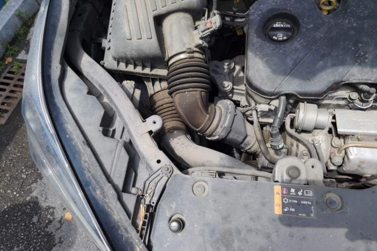Used Buick Envision 2016 20T Two-Wheel-Drive Elite Model Engine Bay Right