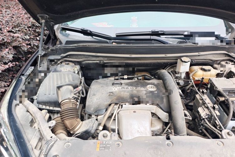 Used Buick Envision 2016 28T Four-Wheel Drive Luxury Model Engine Bay Right