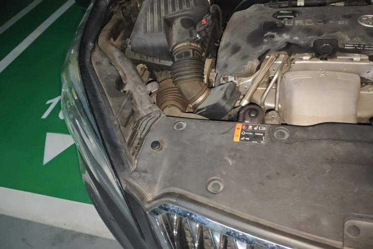 Used Buick Envision 2016 28T Four-Wheel Drive Elite Version Engine Bay Right