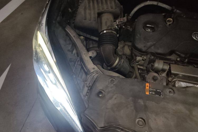 Used Buick Envision 2016 20T Two-Wheel Drive Leading Version Engine Bay Right
