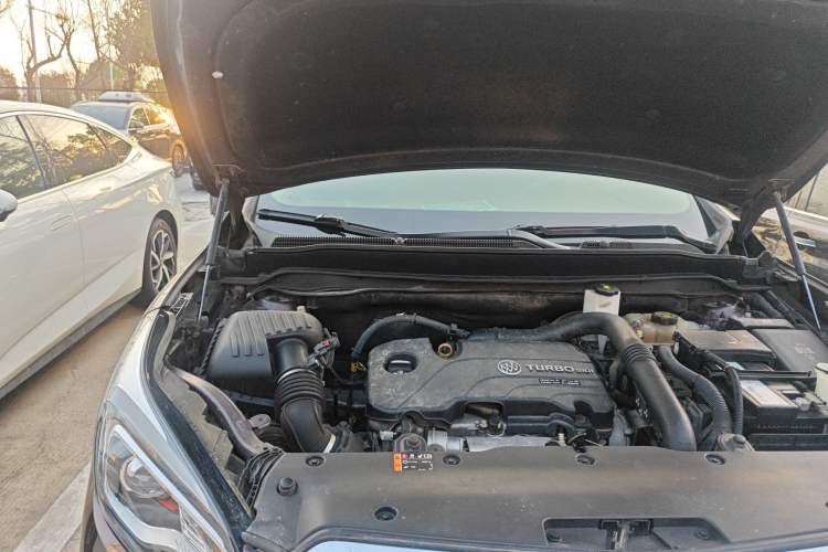 Used Buick Envision 2016 20T Two-Wheel-Drive Elite Model Engine Bay Right