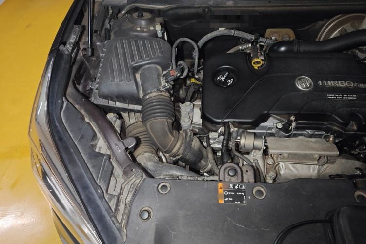 Used Buick Envision 2016 20T Two-Wheel-Drive Elite Model Engine Bay Right