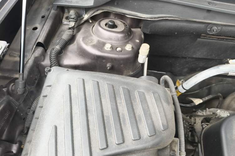 Used Buick Envision 2016 20T Two-Wheel-Drive Elite Model Engine Bay Right