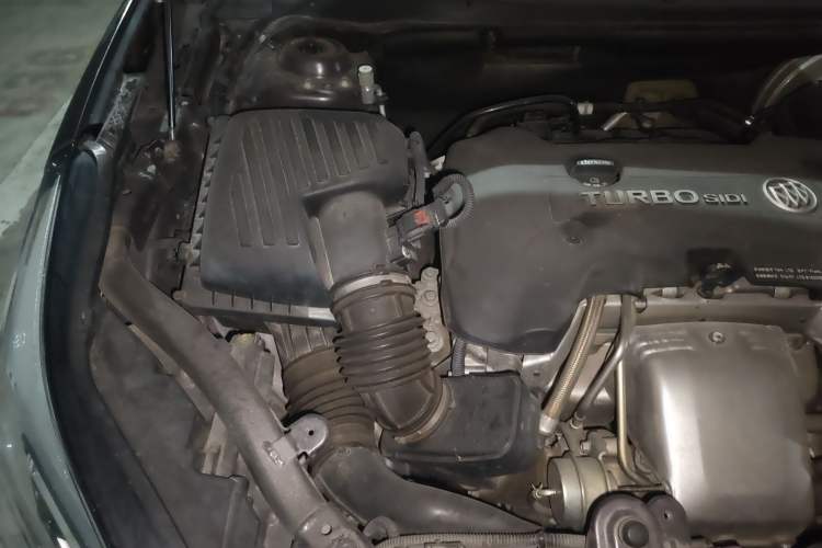 Used Buick Envision 2016 28T Four-Wheel Drive Elite Version Engine Bay Right