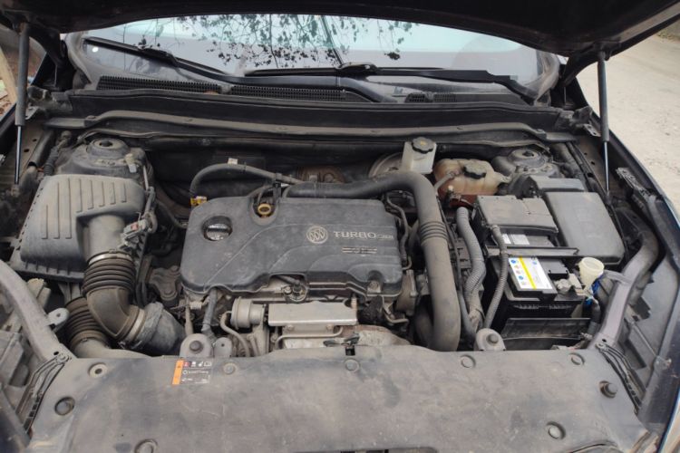 Used Buick Envision 2016 20T Two-Wheel Drive Leading Version Engine Bay