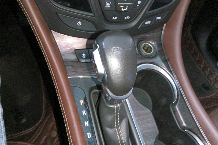 Used Buick Envision 2016 20T Two-Wheel-Drive Elite Model Gear Lever