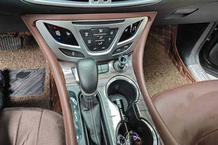 Used Buick Envision 2016 20T Two-Wheel-Drive Elite Model Gear Lever