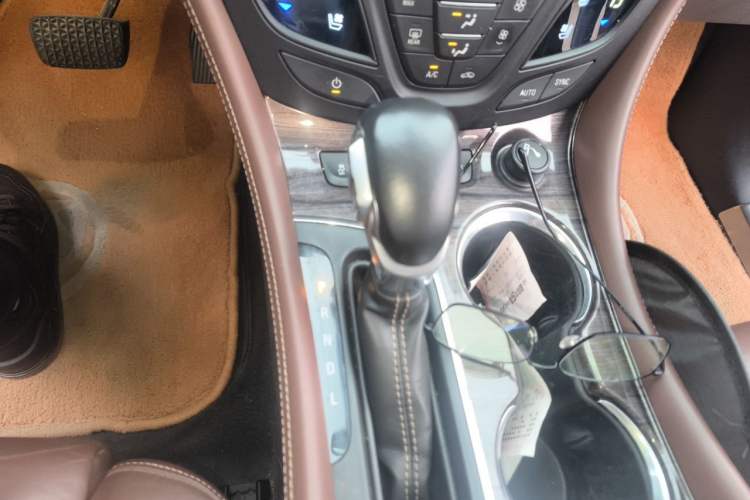 Used Buick Envision 2016 28T Four-Wheel Drive Luxury Model Gear Lever