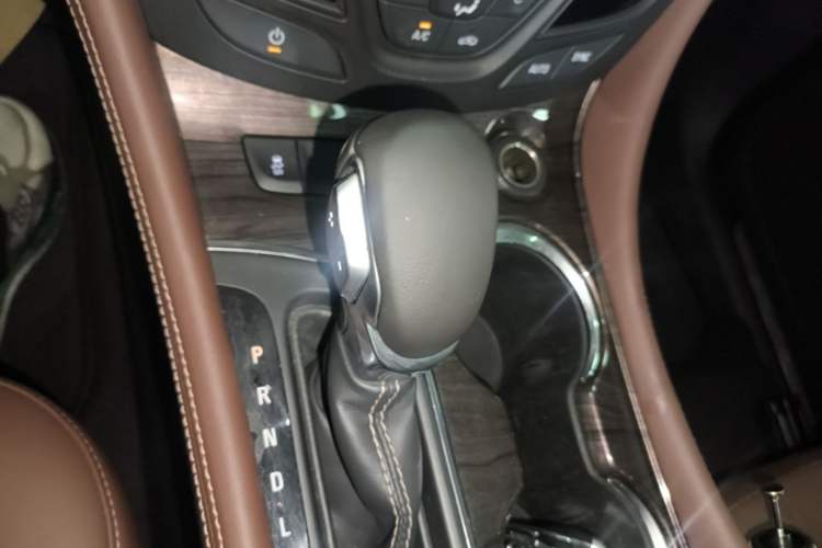 Used Buick Envision 2016 28T Four-Wheel Drive Elite Version Gear Lever