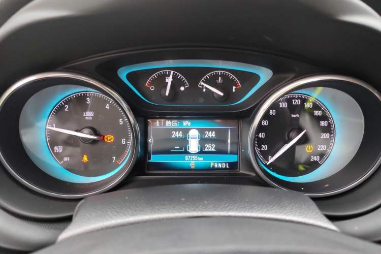 Used Buick Envision 2016 20T Two-Wheel-Drive Elite Model Instrument Cluster