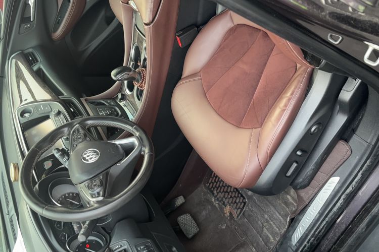 Used Buick Envision 2016 20T Two-Wheel-Drive Elite Model Interior 1