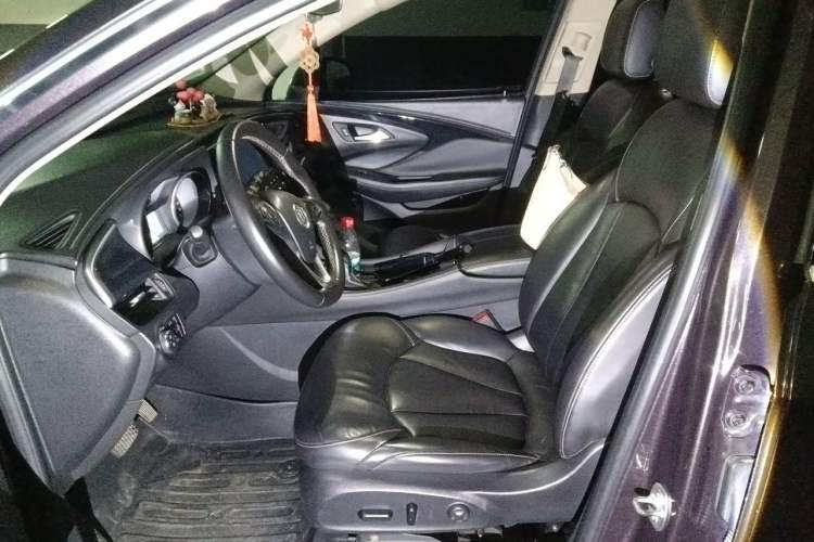 Used Buick Envision 2016 20T Two-Wheel-Drive Elite Model Left Front Seat