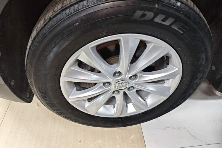 Used Buick Envision 2016 28T Four-Wheel Drive Elite Version Left Front Wheel Hub