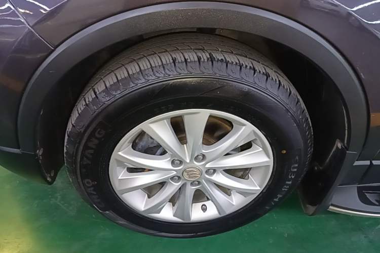 Used Buick Envision 2016 28T Four-Wheel Drive Elite Version Left Front Wheel Hub