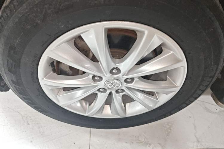 Used Buick Envision 2016 28T Four-Wheel Drive Elite Version Left Front Wheel Hub