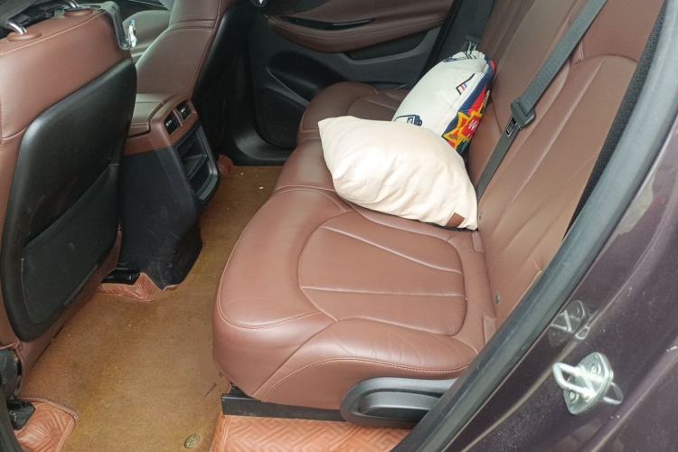 Used Buick Envision 2016 28T Four-Wheel Drive Luxury Model Left Rear Seat
