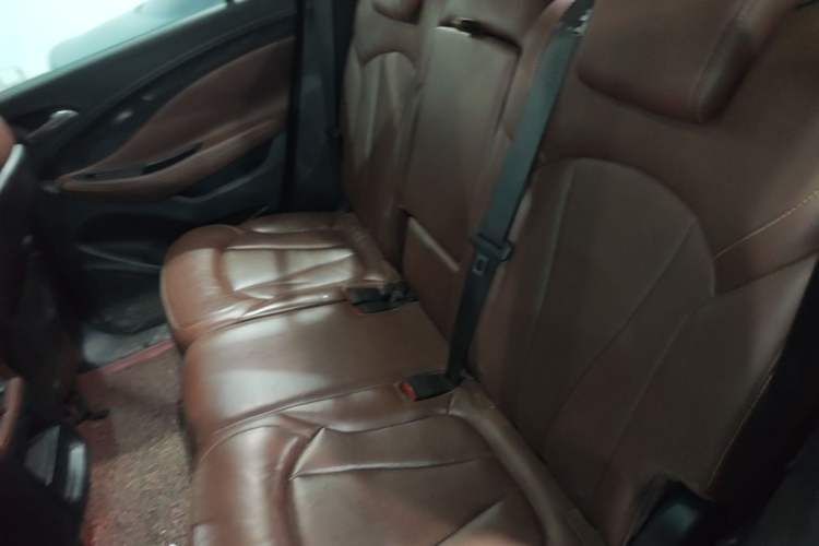 Used Buick Envision 2016 28T Four-Wheel Drive Luxury Model Left Rear Seat