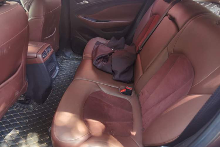 Used Buick Envision 2016 20T Two-Wheel-Drive Elite Model Left Rear Seat