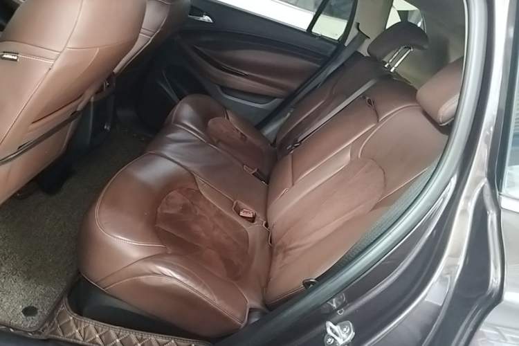 Used Buick Envision 2016 20T Two-Wheel-Drive Elite Model Left Rear Seat