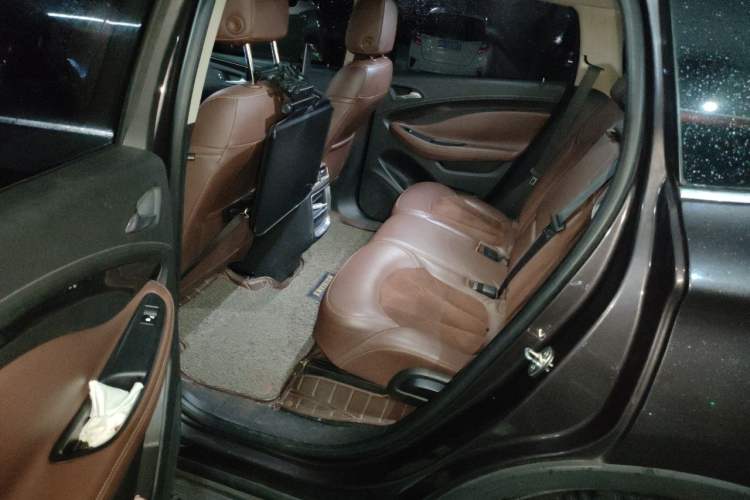 Used Buick Envision 2016 28T Four-Wheel Drive Elite Version Left Rear Seat