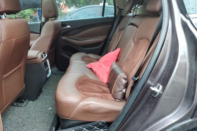 Used Buick Envision 2016 20T Two-Wheel-Drive Elite Model Left Rear Seat