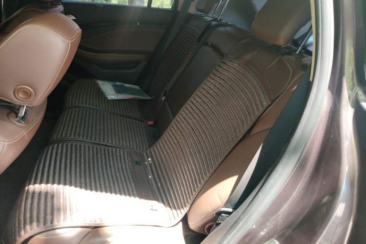 Used Buick Envision 2016 20T Two-Wheel-Drive Elite Model Left Rear Seat