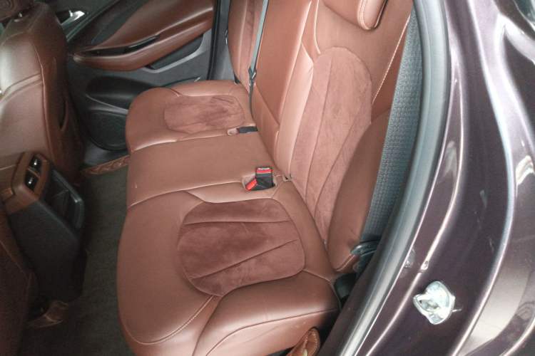 Used Buick Envision 2016 20T Two-Wheel-Drive Elite Model Left Rear Seat