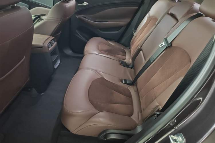 Used Buick Envision 2016 28T Four-Wheel Drive Elite Version Left Rear Seat