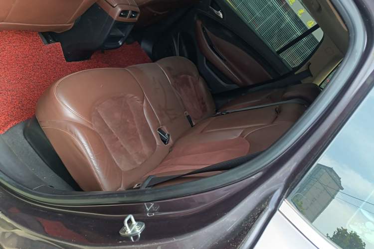 Used Buick Envision 2016 20T Two-Wheel-Drive Elite Model Left Rear Seat
