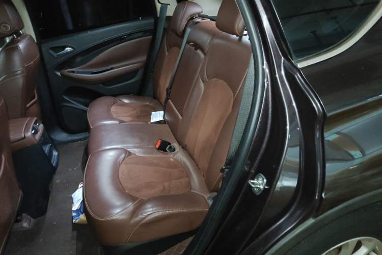 Used Buick Envision 2016 20T Two-Wheel-Drive Elite Model Left Rear Seat
