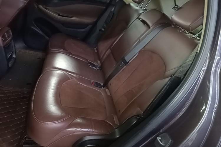 Used Buick Envision 2016 28T Four-Wheel Drive Elite Version Left Rear Seat