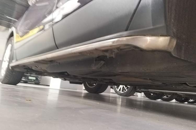 Used Buick Envision 2016 20T Two-Wheel-Drive Elite Model Left Side Sill