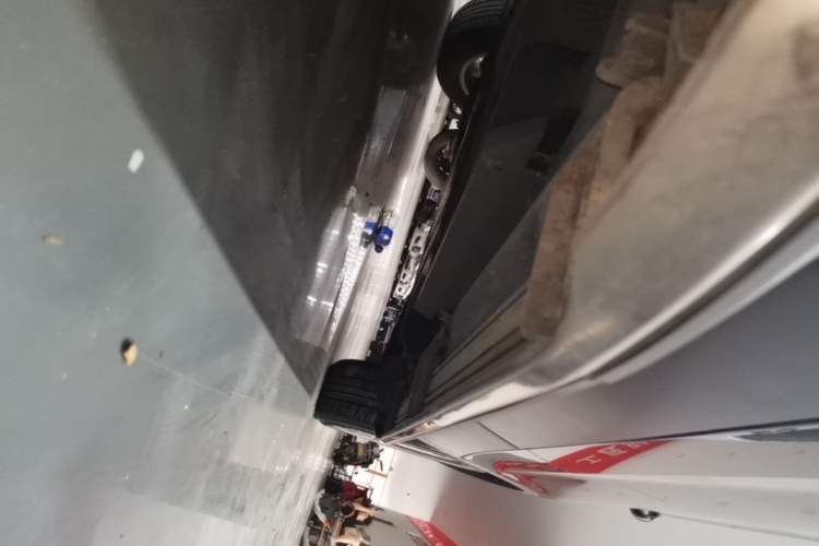 Used Buick Envision 2016 20T Two-Wheel-Drive Elite Model Left Side Sill