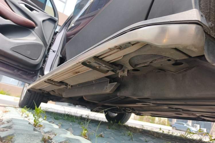Used Buick Envision 2016 20T Two-Wheel-Drive Elite Model Left Side Sill
