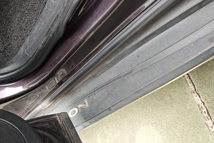 Used Buick Envision 2016 20T Two-Wheel-Drive Elite Model Left Side Sill