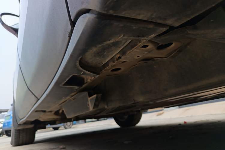Used Buick Envision 2016 20T Two-Wheel-Drive Elite Model Left Side Sill