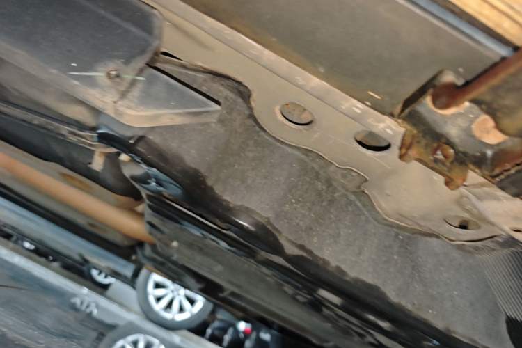 Used Buick Envision 2016 20T Two-Wheel-Drive Elite Model Left Side Sill